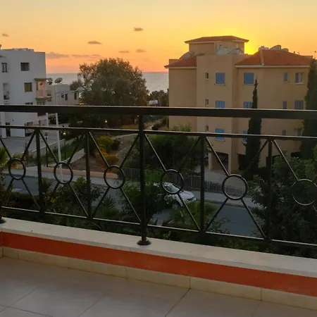 Ifestos Kings Apartman *